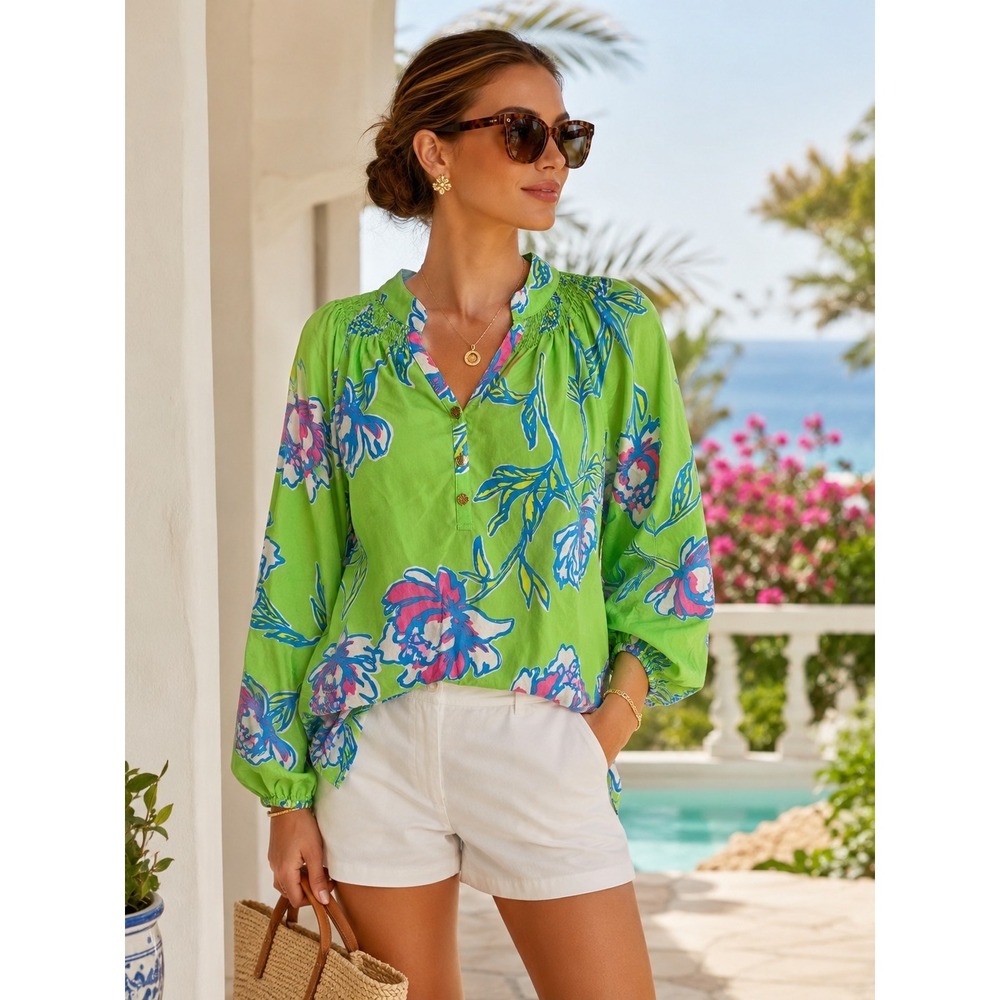 SILK LILLY PULITZER Size XS Elsa Floral Smocked Trim Blouse Preppy Resortwear